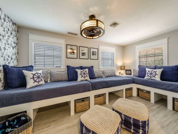 Five Bedroom Vacation Home Sleeps 11 Guests