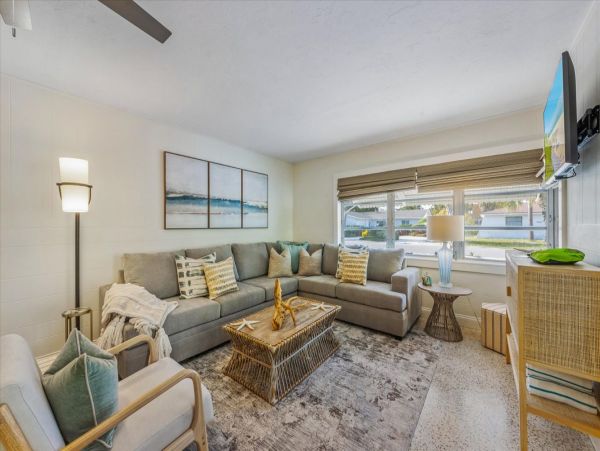 Two Bedroom Anna Maria Rental Sleeps 4 Short Walk to Beach