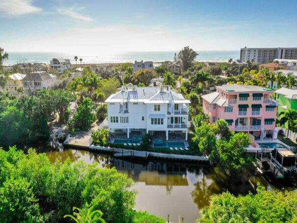 Large Siesta Key Family Vacation Townhome Dock Access