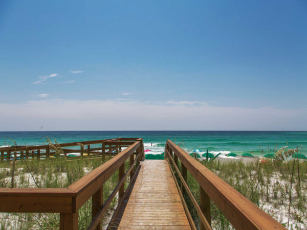 Five Bedroom Destin Vacation Rental Sleeps 14 Communal Pool