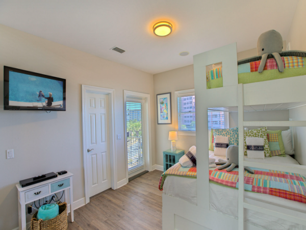 Five Bedroom Destin Vacation Rental Sleeps 14 Communal Pool
