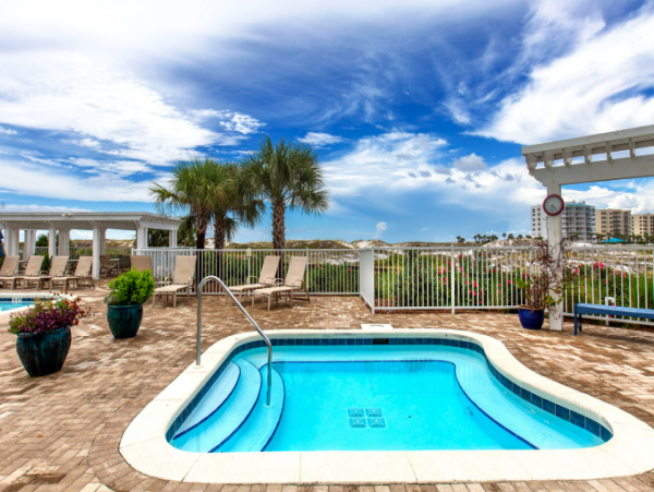 Five Bedroom Destin Vacation Rental Sleeps 14 Communal Pool