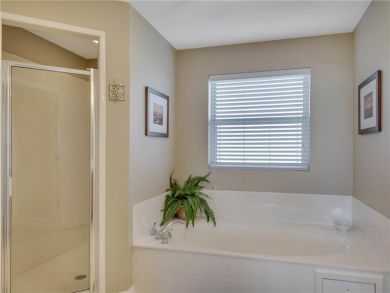 Bathroom - Separate shower and tub Bathroom - Separate shower and tub