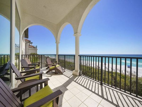 Five Bedrooms Sleeps 16 Short Walk to Beach Communal Pool