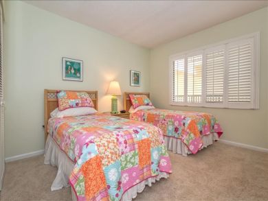 Bedroom - Twin beds