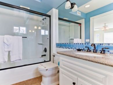 Bathroom with Shower in Tub