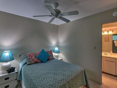 Bedroom - Queen bed