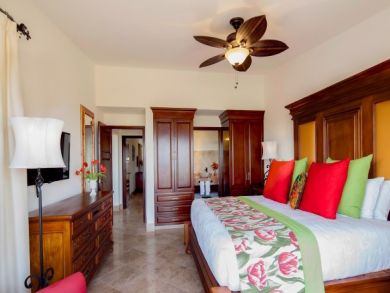 Cabo Corridor Awaits Your Arrival Golf, Pool, Beaches.
