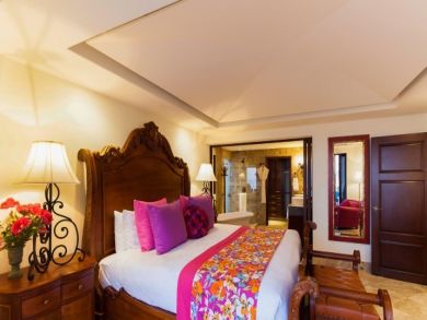Cabo Corridor Awaits Your Arrival Golf, Pool, Beaches.