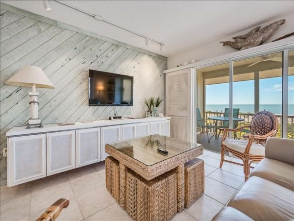 Luxury Three Bedroom Beach Vacation Condo with Communal Pool