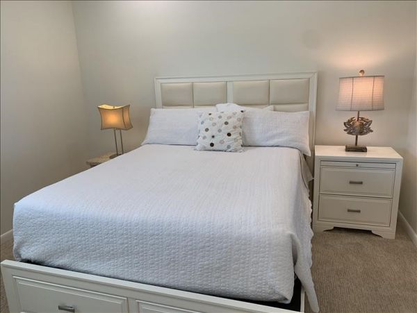 Luxury Three Bedroom Beach Vacation Condo with Communal Pool