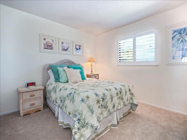 Luxury Three Bedroom Beach Vacation Condo with Communal Pool