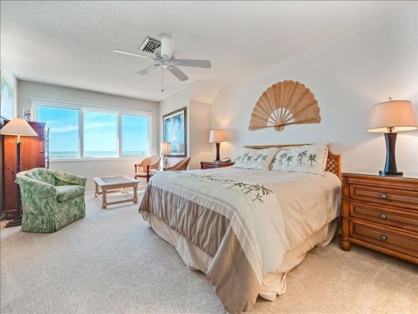 Luxury Three Bedroom Beach Vacation Condo with Communal Pool