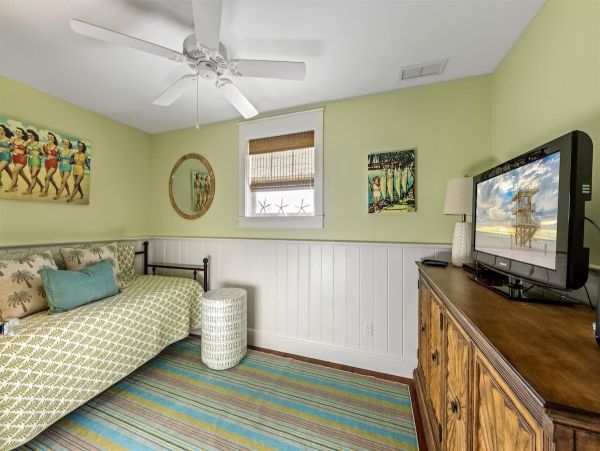 Four Bedroom Vacation Rental Sleeps 8 Private Pool