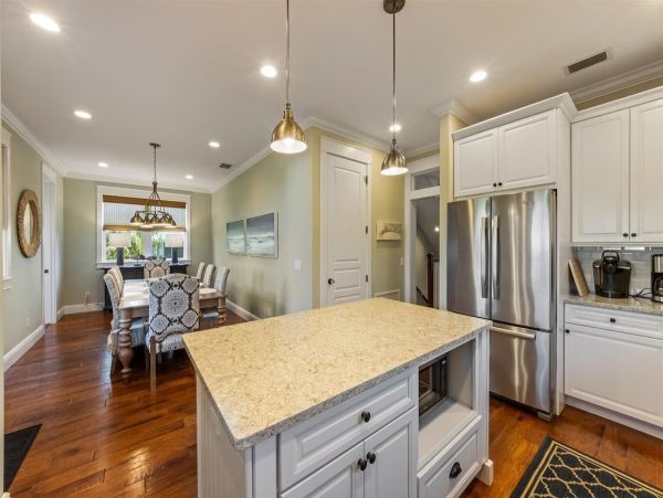 Four Bedroom Vacation Rental Sleeps 8 Private Pool