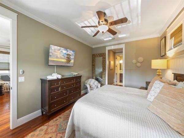 Four Bedroom Vacation Rental Sleeps 8 Private Pool