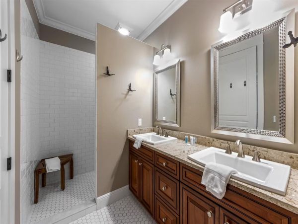 Four Bedroom Vacation Rental Sleeps 8 Private Pool