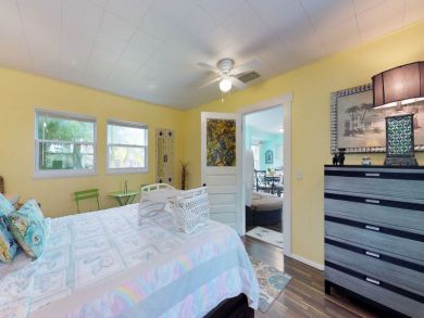 Bedroom - Queen bed
