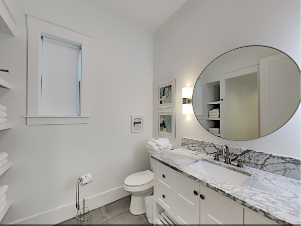 Chic Destin Vacation Home 300 Yards to Beach 5 Bedrooms