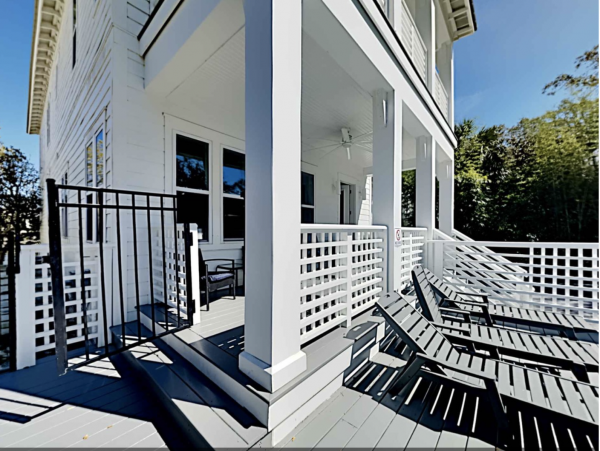 Chic Destin Vacation Home 300 Yards to Beach 5 Bedrooms