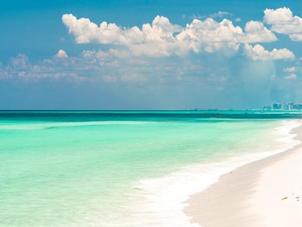 Chic Destin Vacation Home 300 Yards to Beach 5 Bedrooms