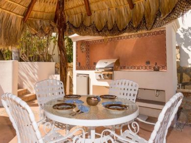 Two Bedroom Delightful Rental Call USA Based Agent today.