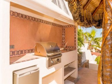 Two Bedroom Delightful Rental Call USA Based Agent today.