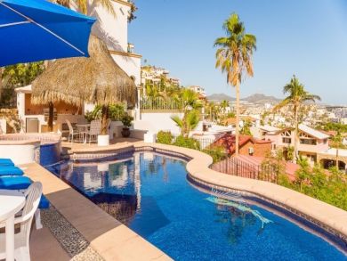 Two Bedroom Delightful Rental Call USA Based Agent today.