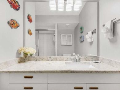 Gulf Side Corner Vacation Unit with Spectacular Views