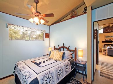 Bedroom 2 - Queen bed