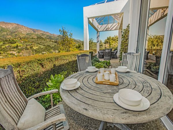 Montecito Luxury Vacation Villa with Pool