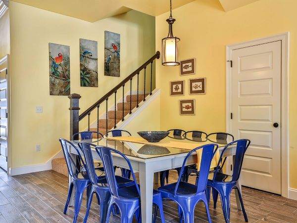 Six Bedroom Vacation Home Sleeps 16 with Private Pool