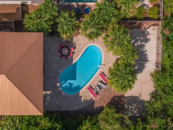 Six Bedroom Vacation Home Sleeps 16 with Private Pool
