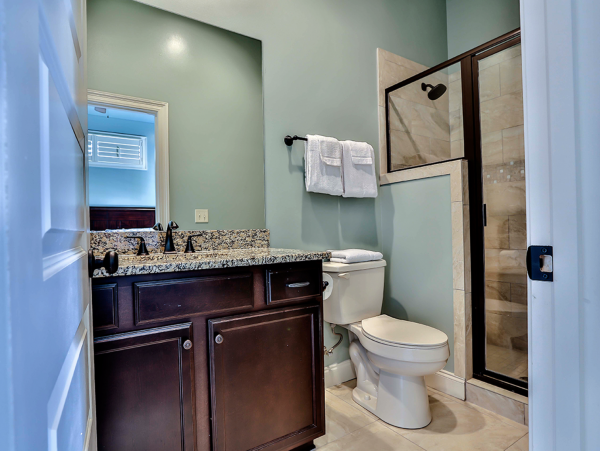 Six Bedroom Vacation Home Sleeps 16 with Private Pool