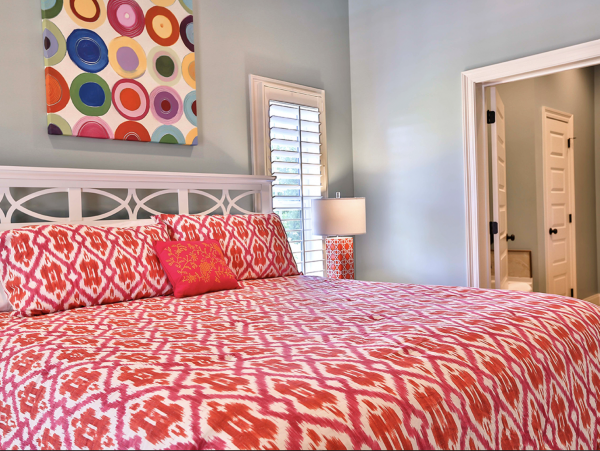 Six Bedroom Vacation Home Sleeps 16 with Private Pool
