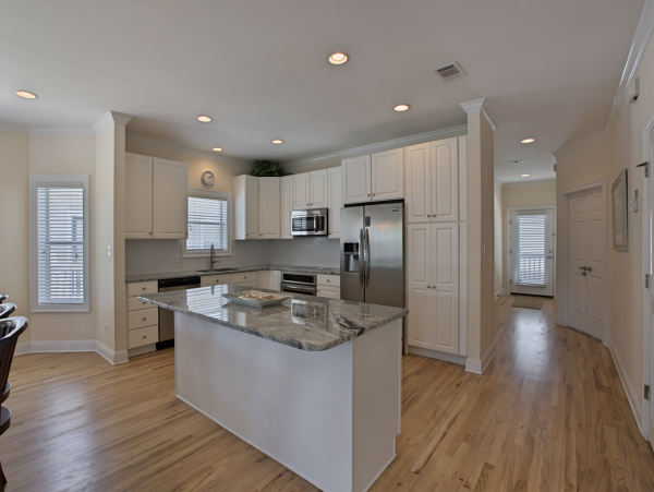Six Bedroom Vacation Home Sleeps 16 with Private Pool