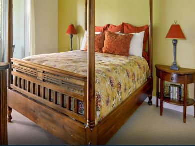 Master Bedroom - King Bed