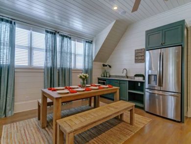 Kitchen & Dining Area