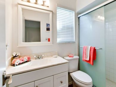 Bathroom - Walk in shower