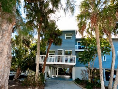Front view of property