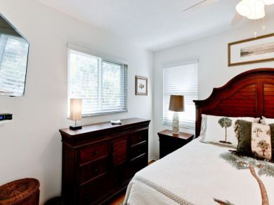 Master bedroom - King bed