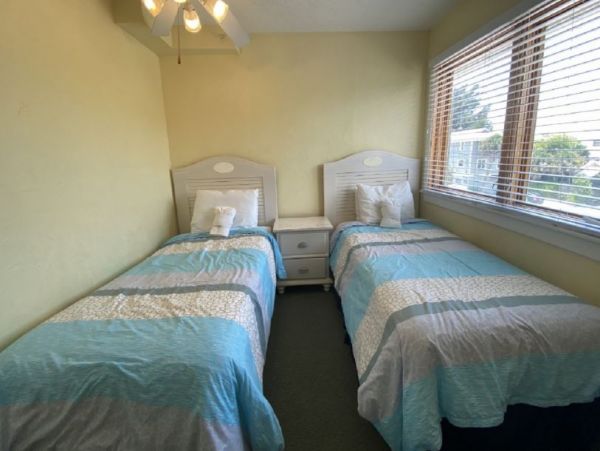 Three Bedroom Condo in Siesta Key Short Walk to the Beach