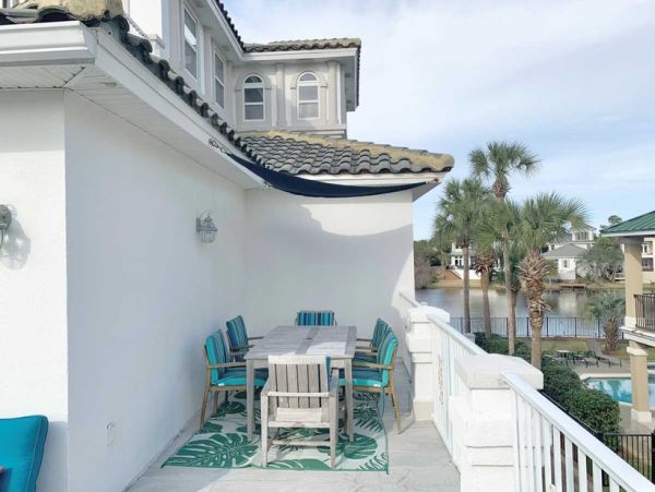 Luxury Destin Estate 100 yards to Beach Main Carriage House