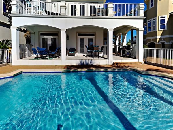 Luxury Destin Estate 100 yards to Beach Main Carriage House