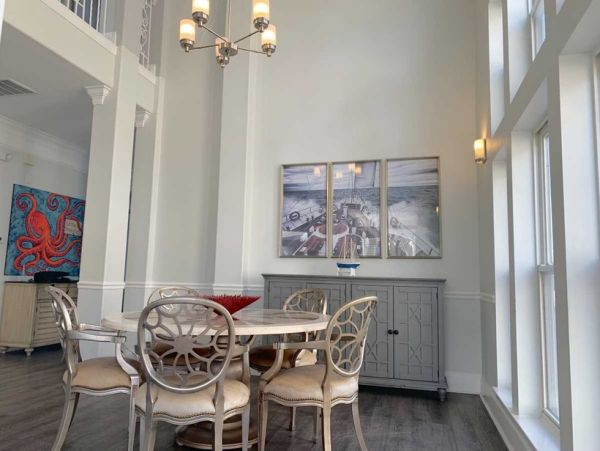 Luxury Destin Estate 100 yards to Beach Main Carriage House
