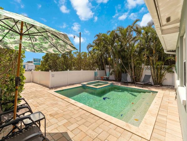 Holmes Beach Vacation Rental with Private Pool & Spa – 2 Bedroom Beach House