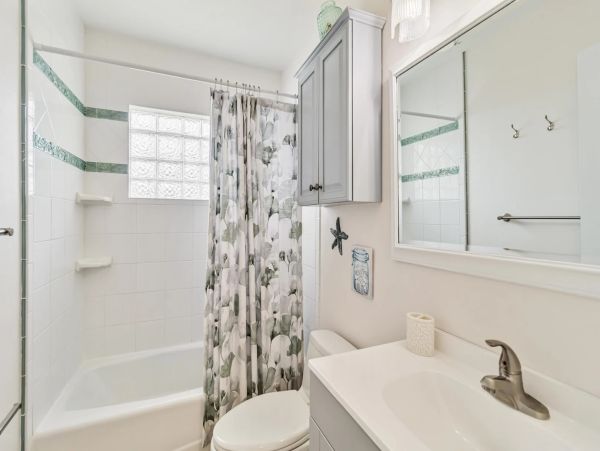 Holmes Beach Vacation Rental with Private Pool & Spa – 2 Bedroom Beach House