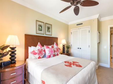 Beachside Condo Three Bedrooms Sleeps Eight Guests