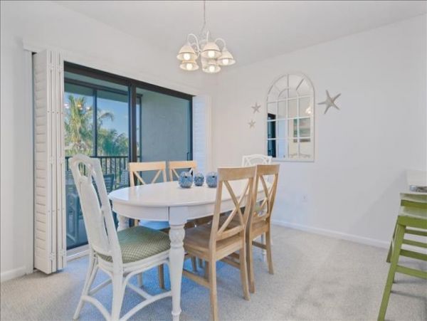 Beach Condo with Two Bedrooms and Sleeps 6 Guests