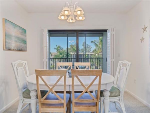 Beach Condo with Two Bedrooms and Sleeps 6 Guests